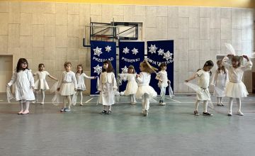 Przygotowania dzieci z oddziałów przedszkolnych do Świąt Bożego Narodzenia