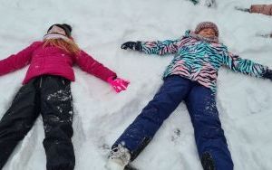 Zima rozpieszcza dzieci z kl. II B (4)