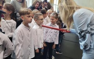 Pasowanie na ucznia klas pierwszych (4)