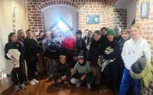 Lekcja plastyki w Bramie Wrocławskiej. (1)