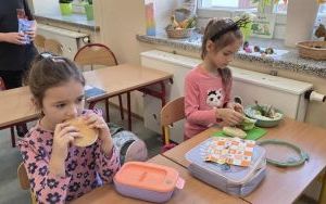Zdrowe śniadanie w klasie 1b (14)