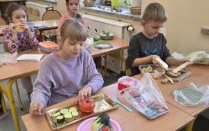 Zdrowe śniadanie w klasie 1b (6)