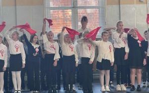 Szkolne obchody Święta Odzyskania Niepodległości (6)