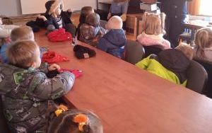 Przedszkolaki odwiedziły Komisariat Policji (8)