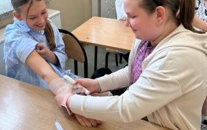 Zajęcia z edukacji zdrowotnej – pierwsza pomoc w klasach 4 (5)