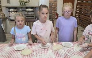 Wycieczka pierwszaków do Chlebowej Chaty (9)