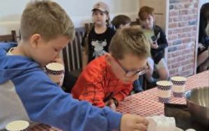 Wycieczka pierwszaków do Chlebowej Chaty (13)